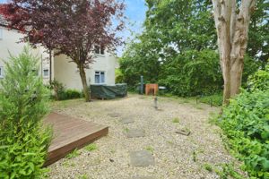 Communal gardens- click for photo gallery